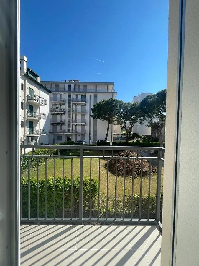 Villa Emma -Walterigato Apartments Solo Per Famiglie Τζεσόλο Λίντο Ιταλία